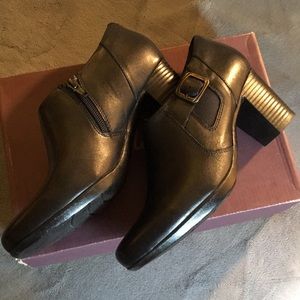 Clarks Promise May Black
